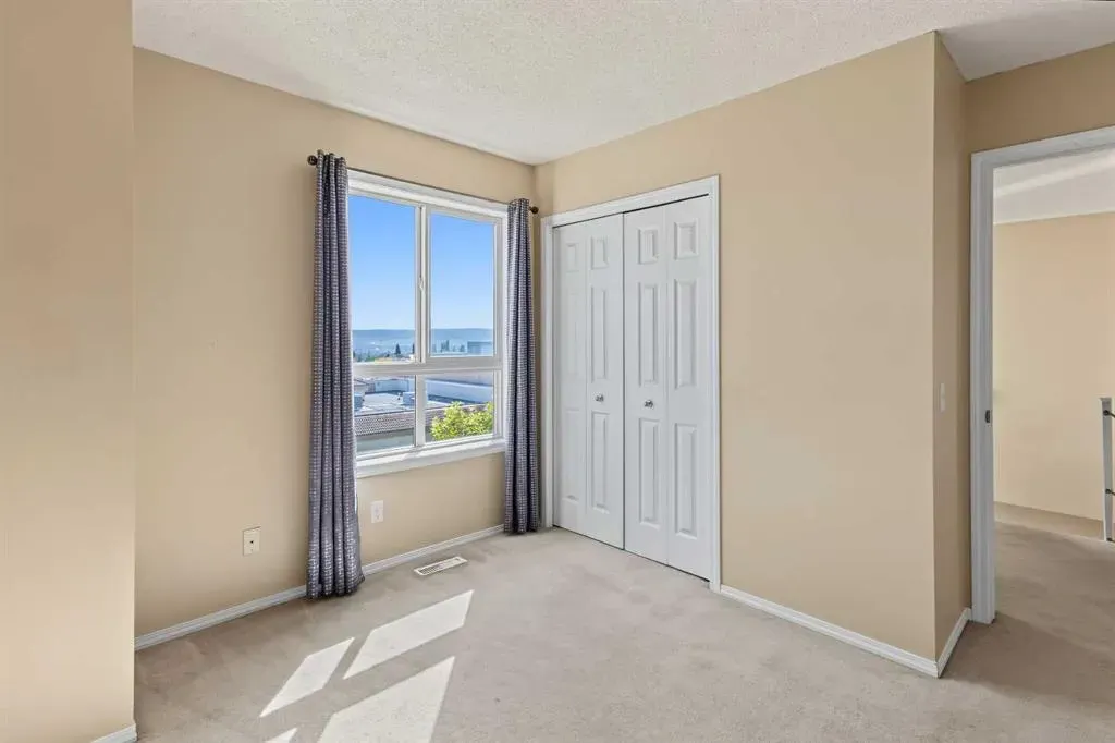 10 Tuscany Court NW