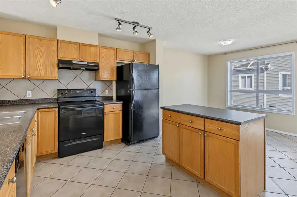 10 Tuscany Court NW