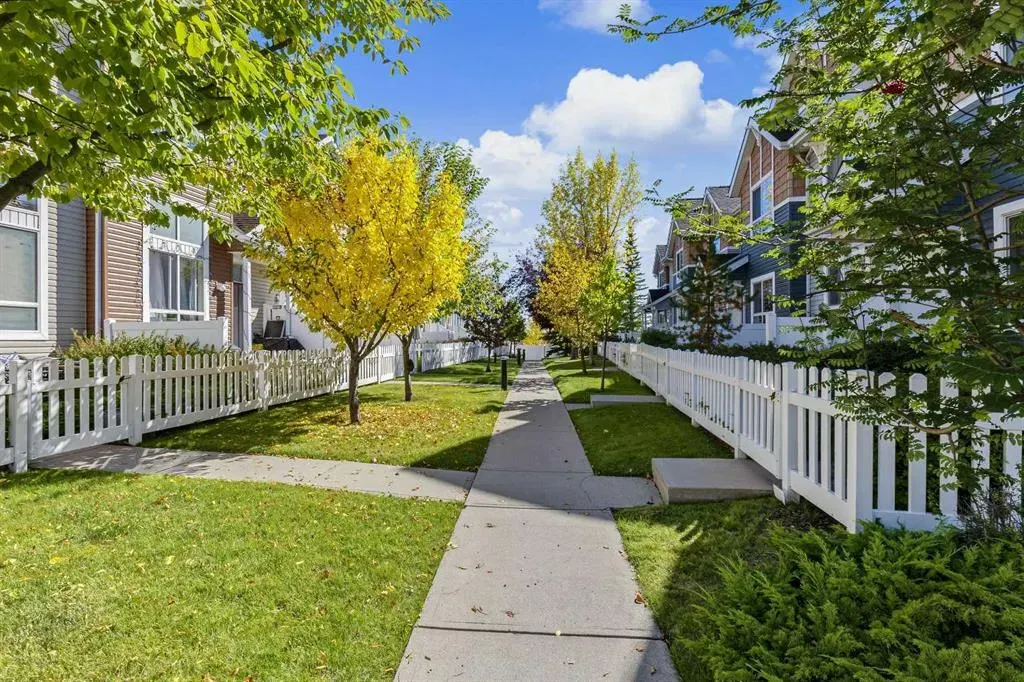 10 Tuscany Court NW
