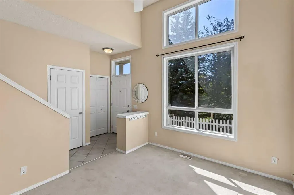 10 Tuscany Court NW