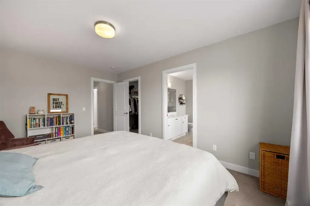 112 Reunion Loop NW