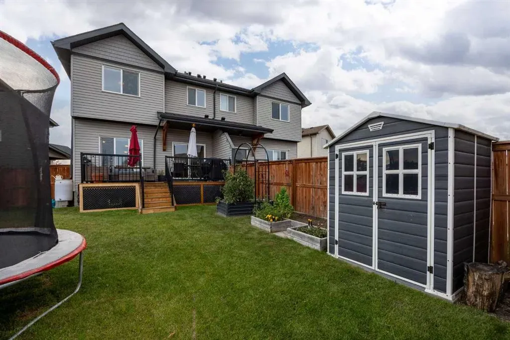 112 Reunion Loop NW