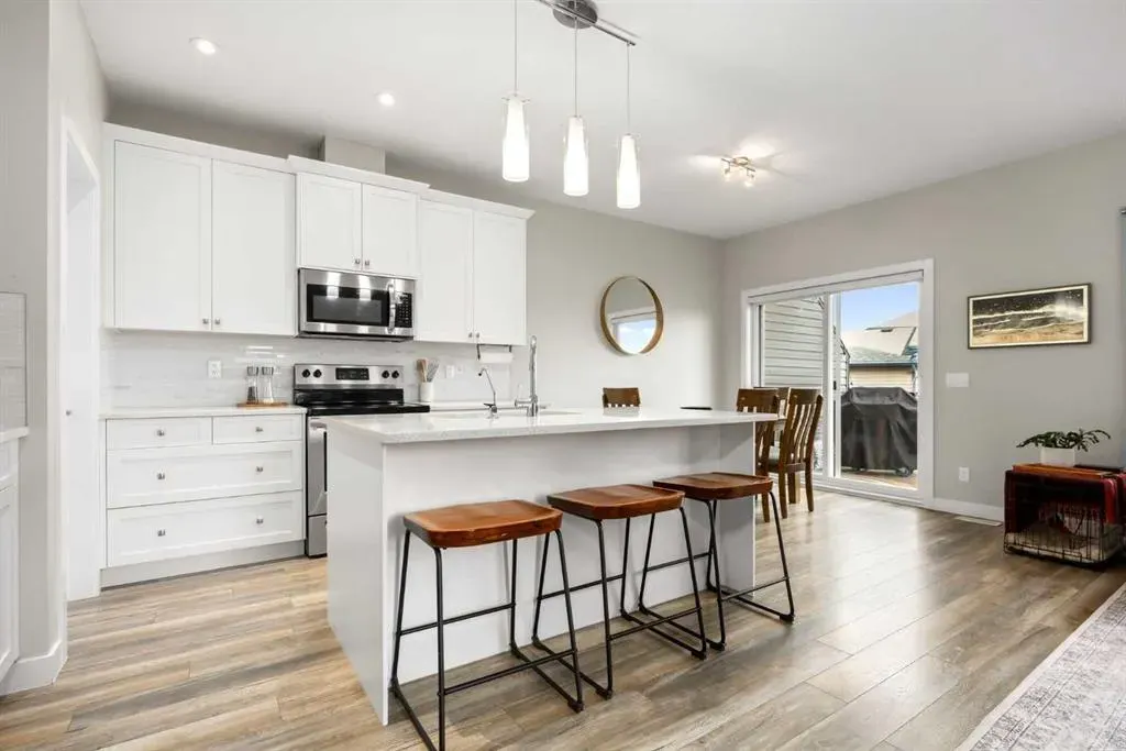 112 Reunion Loop NW