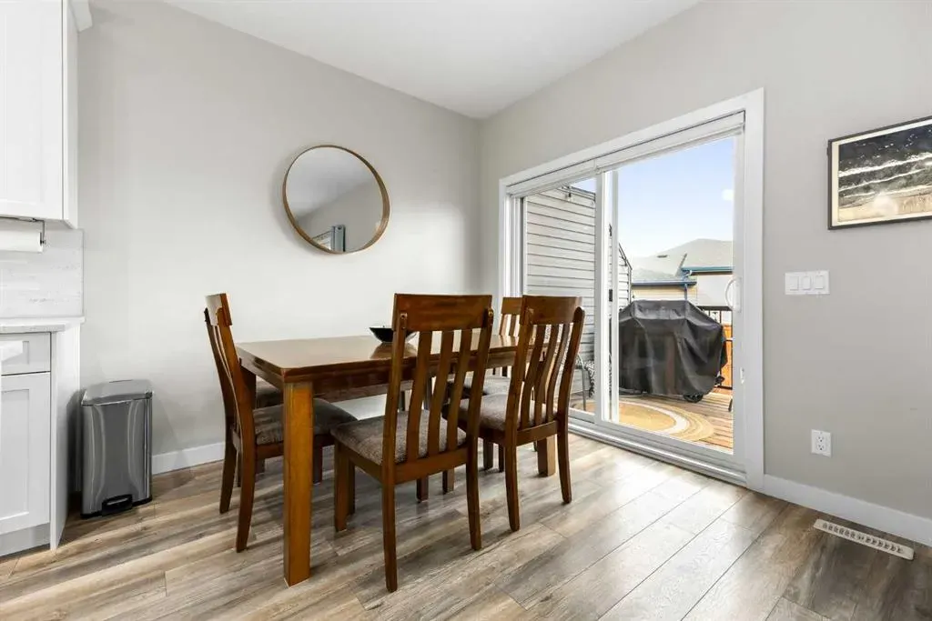 112 Reunion Loop NW