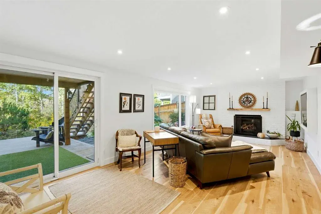 14 Riverside Place
