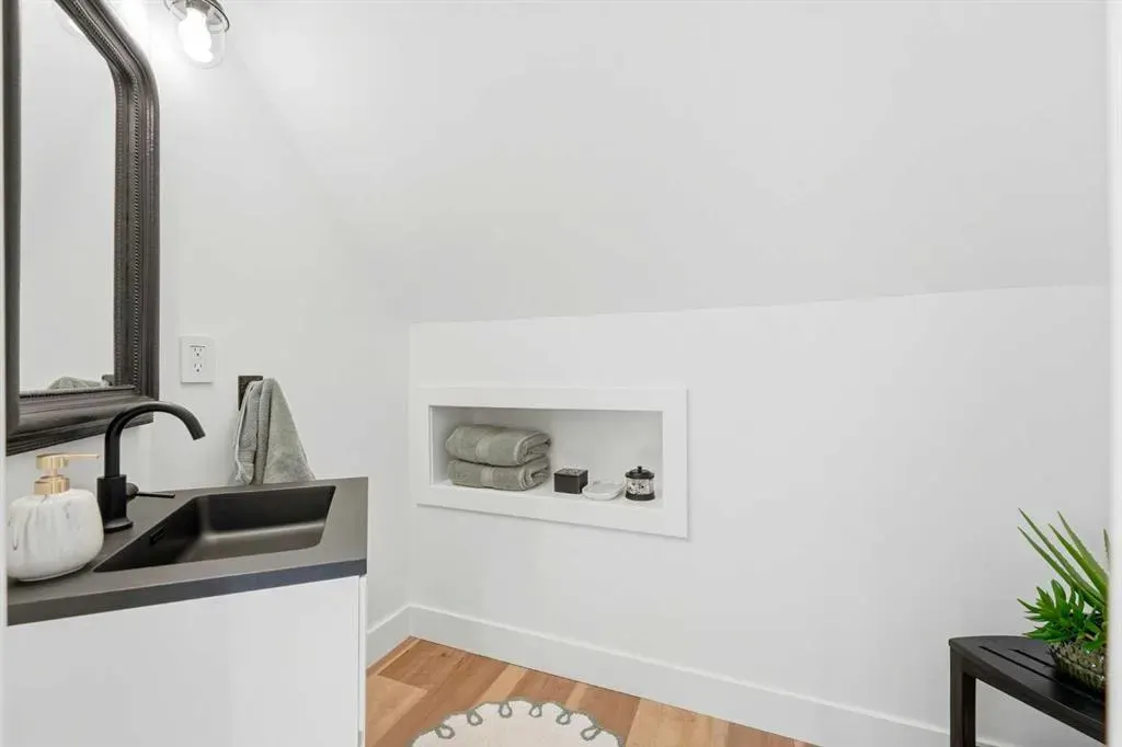 14 Riverside Place