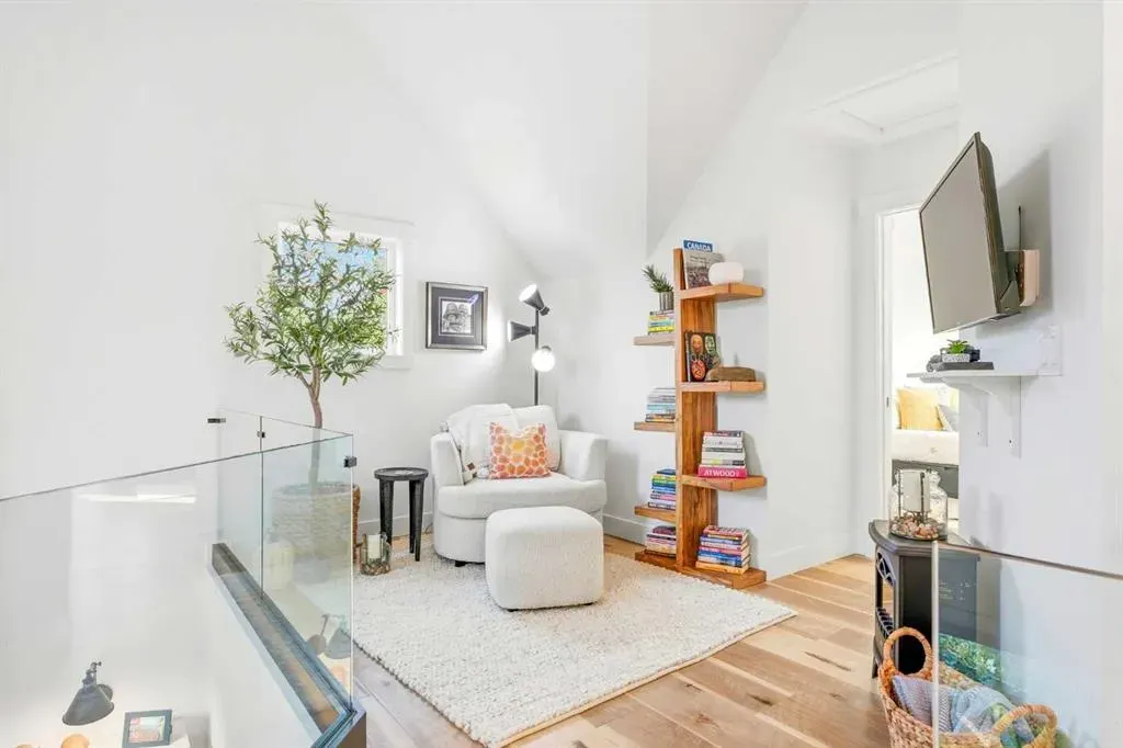 14 Riverside Place