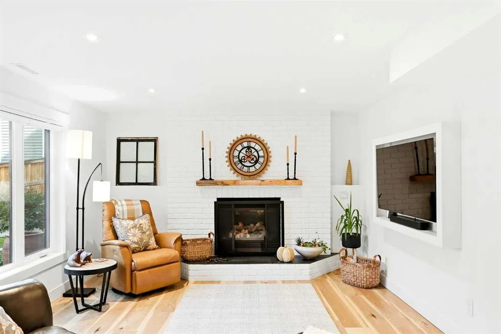 14 Riverside Place