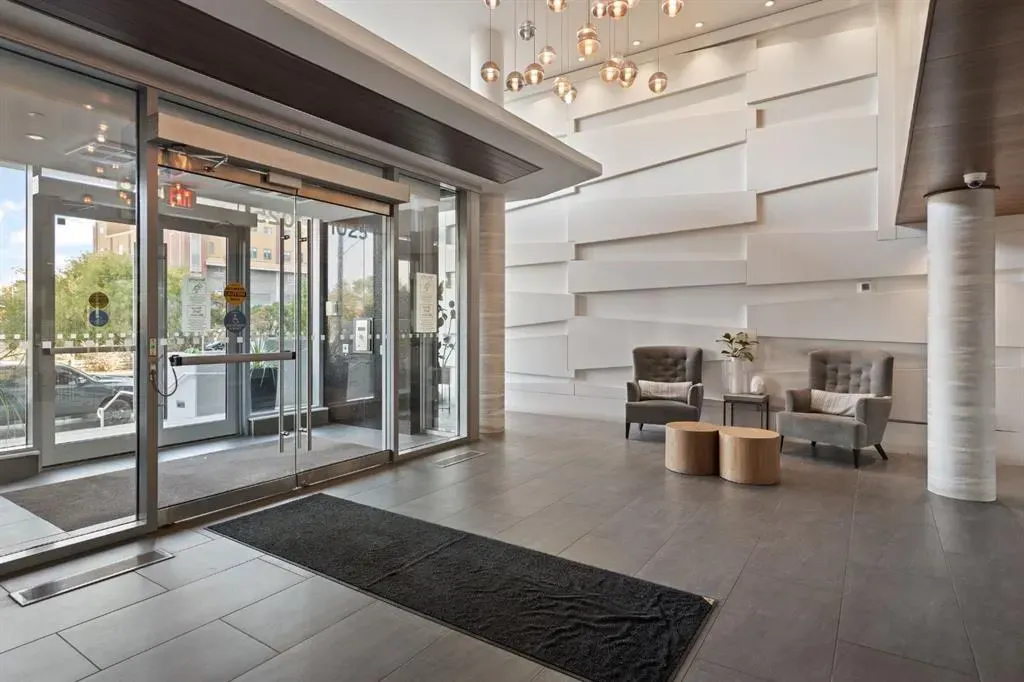 1025 5 Avenue SW #109