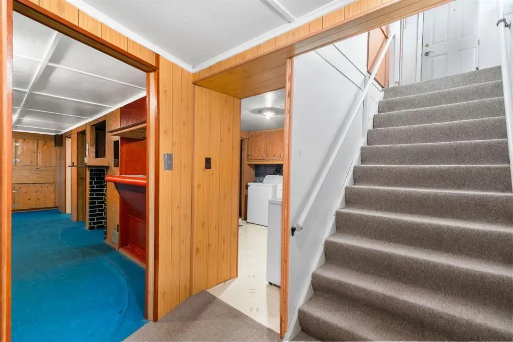 332 Third Street W
