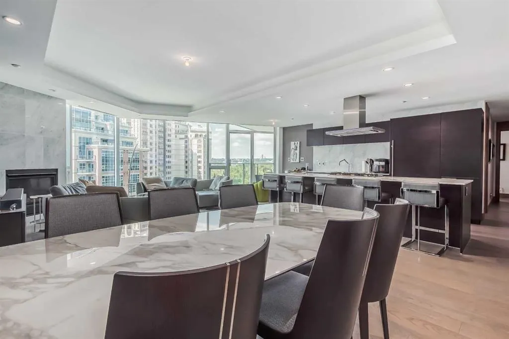 738 1 Avenue SW #809