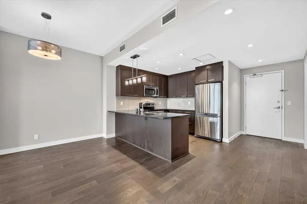 225 11 Avenue SE #1802