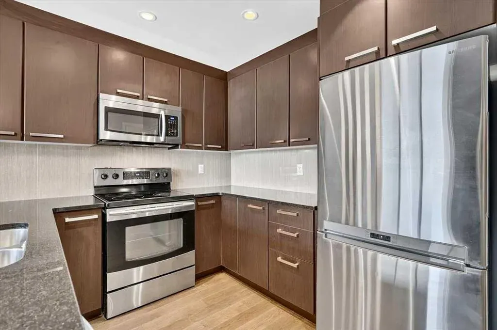 225 11 Avenue SE #1802