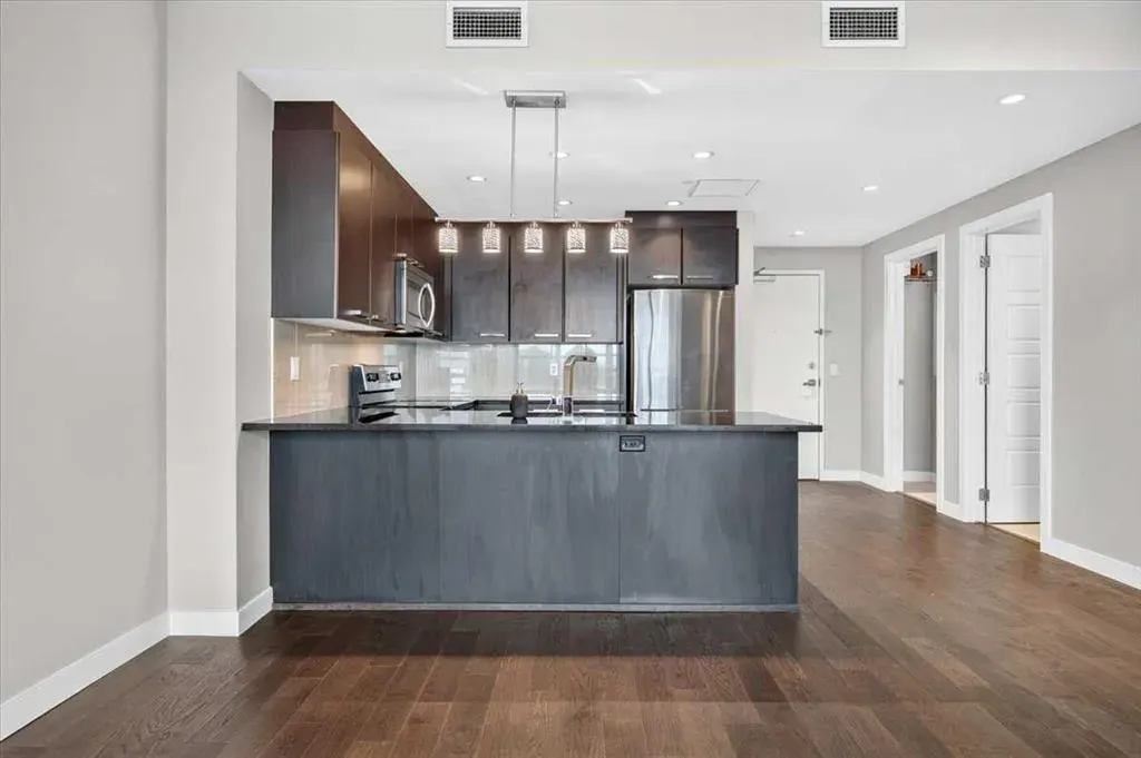 225 11 Avenue SE #1802
