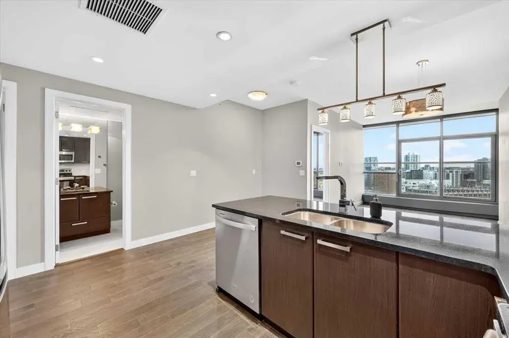 225 11 Avenue SE #1802