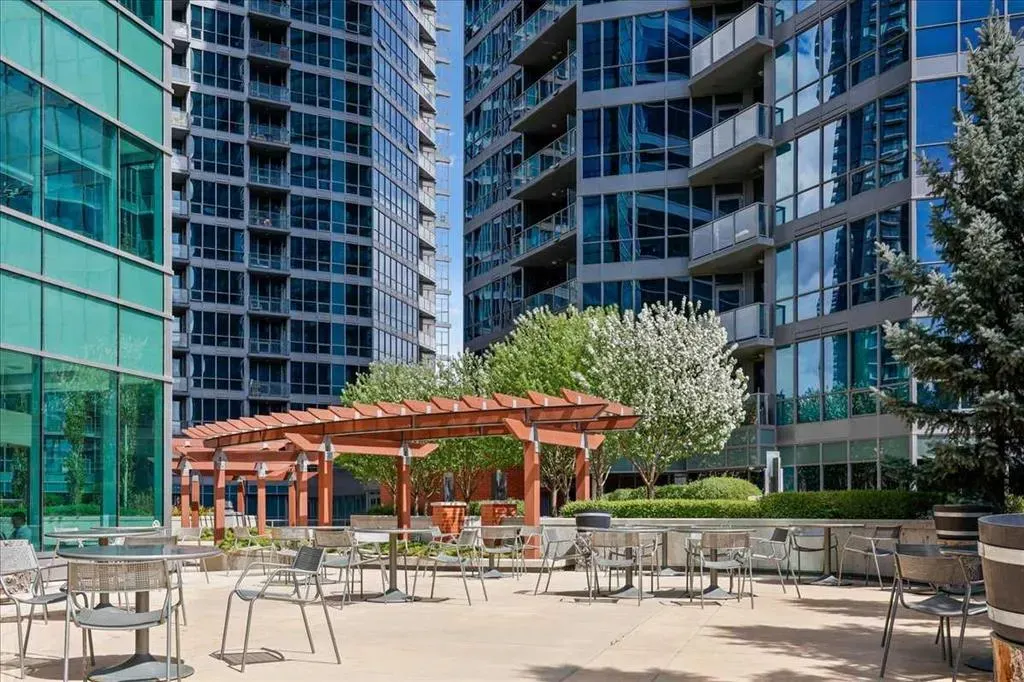 225 11 Avenue SE #1802