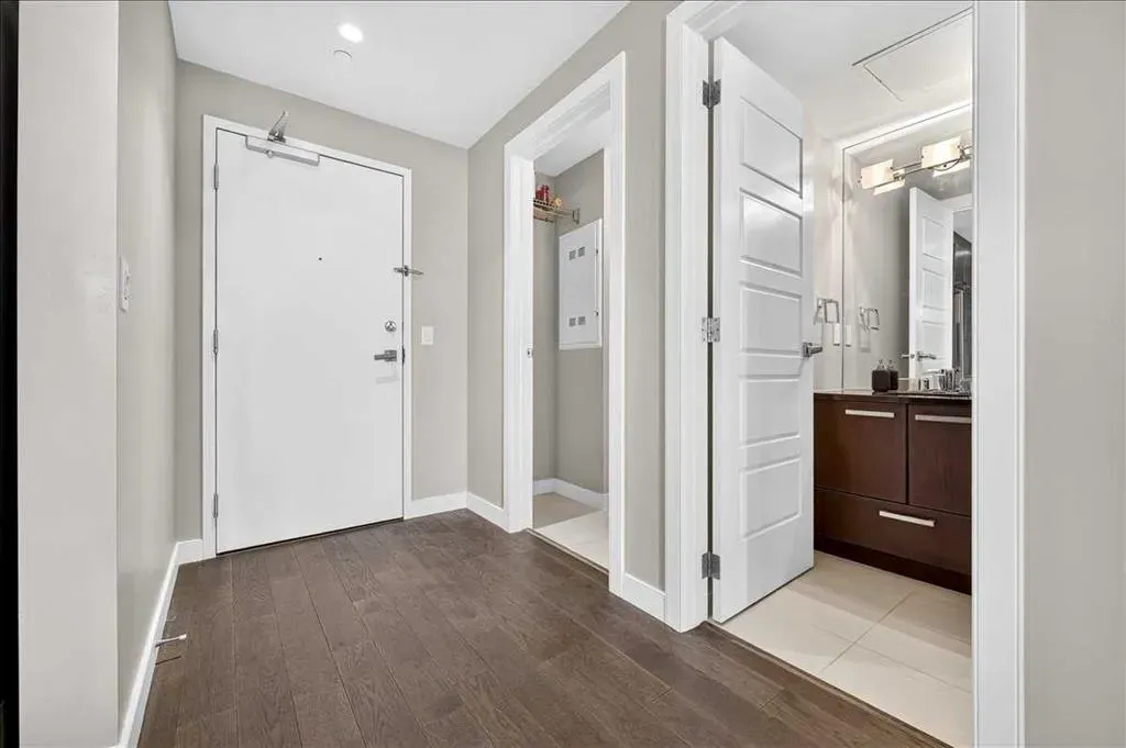 225 11 Avenue SE #1802