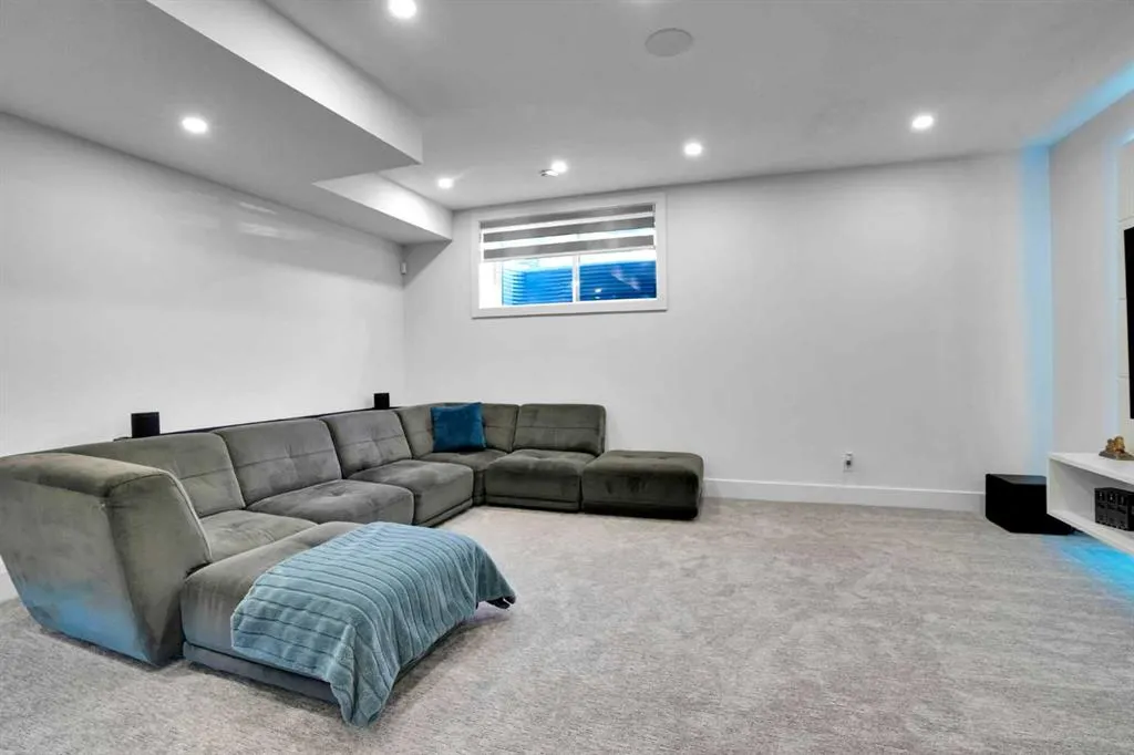 1111 43 Street SW