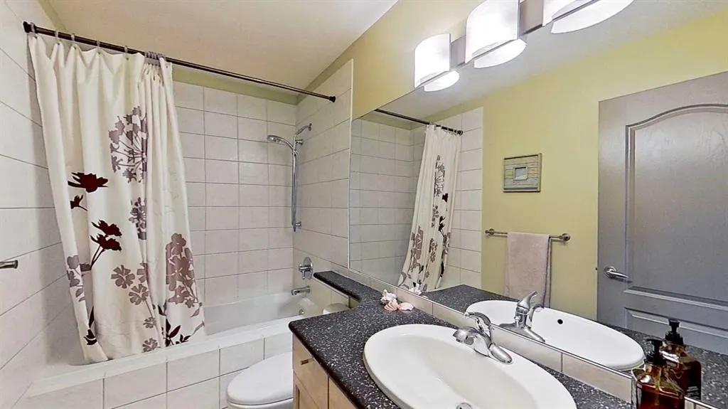 18 Tuscany Meadows Heights NW