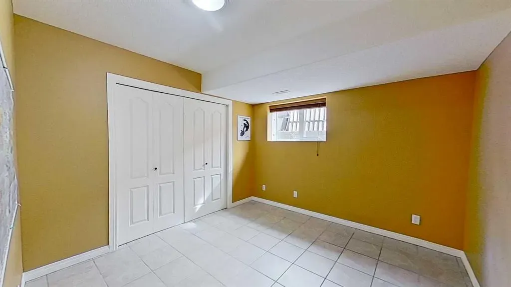 18 Tuscany Meadows Heights NW