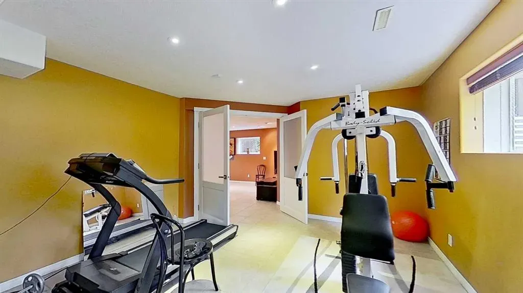 18 Tuscany Meadows Heights NW