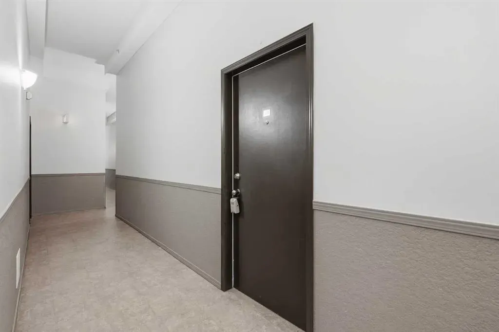 1111 6 Avenue SW #212