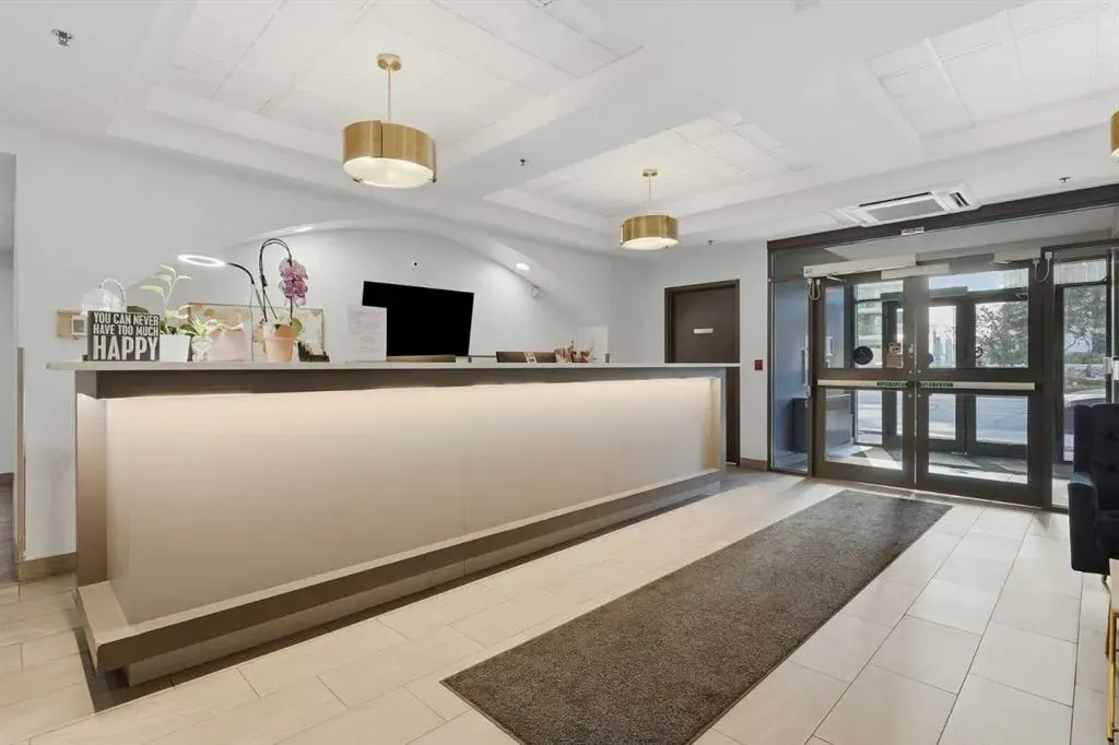 1111 6 Avenue SW #212