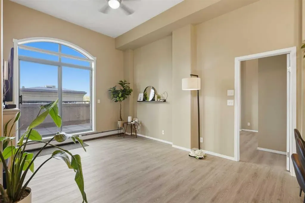 1111 6 Avenue SW #212