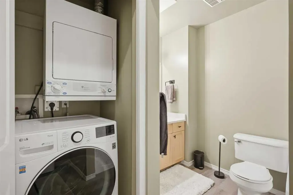 1111 6 Avenue SW #212