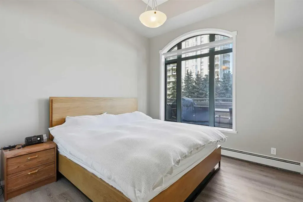 1111 6 Avenue SW #212