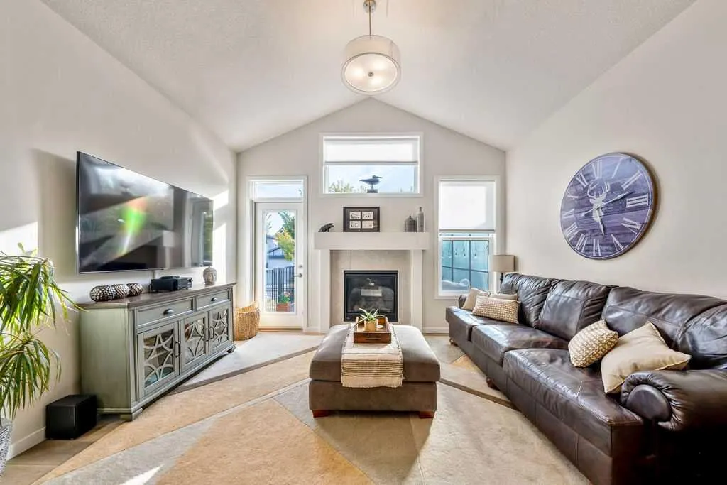 529 Montana Bay SE