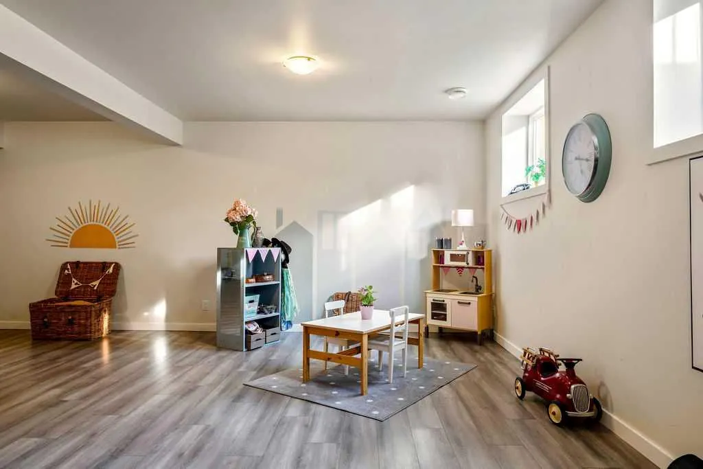 529 Montana Bay SE