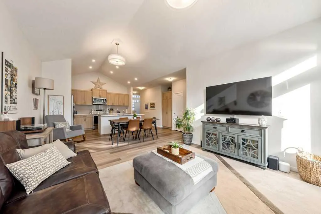 529 Montana Bay SE
