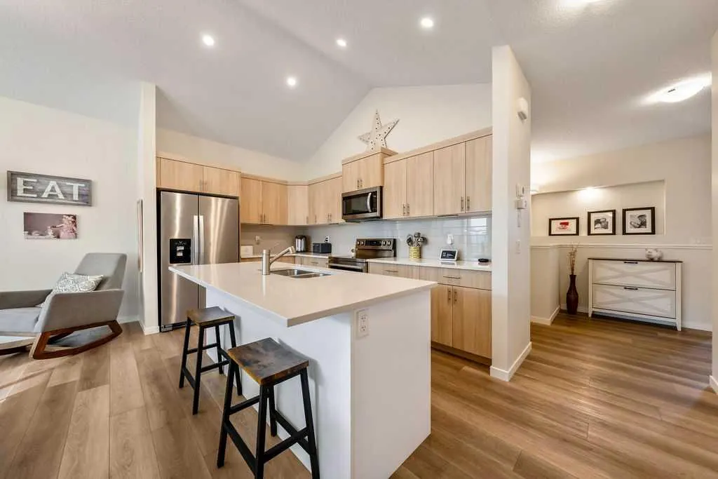 529 Montana Bay SE