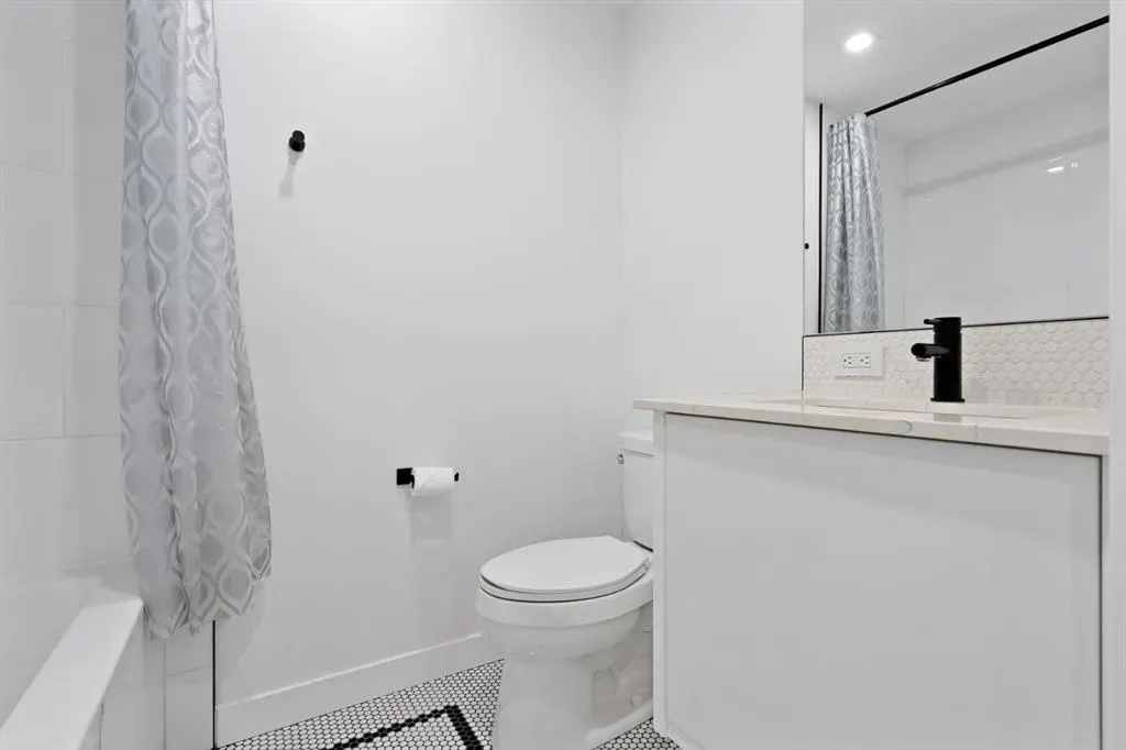 8505 Broadcast Avenue SW #707