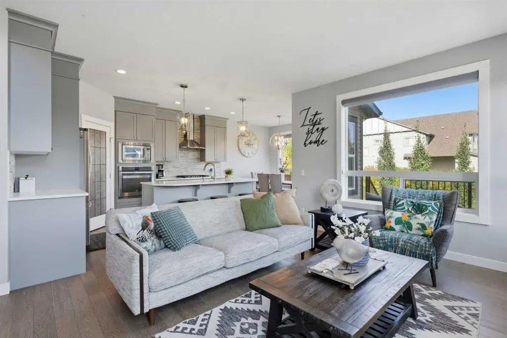 108 Hillcrest Avenue SW