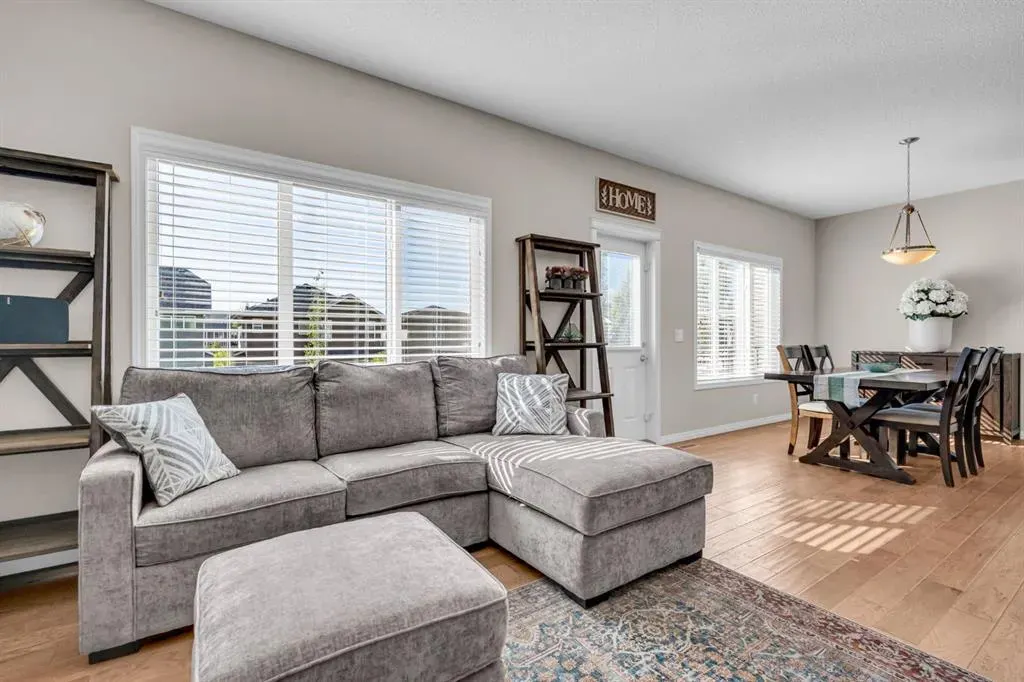 21 Mount Rae Heights