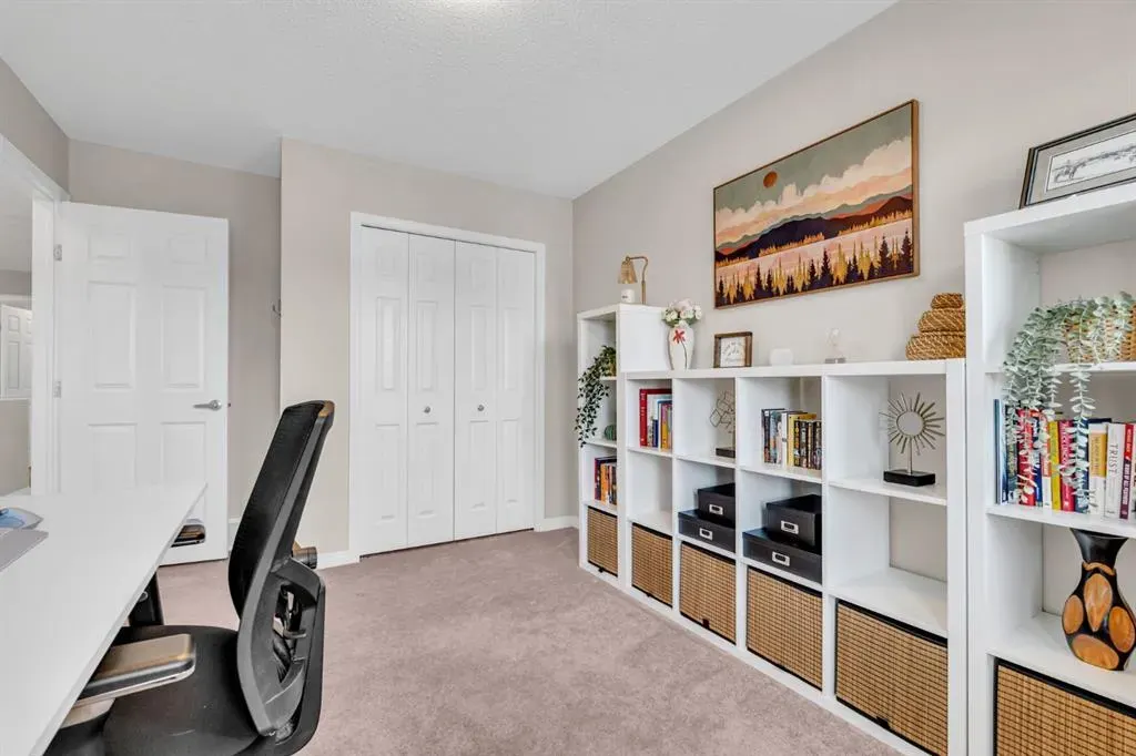 21 Mount Rae Heights