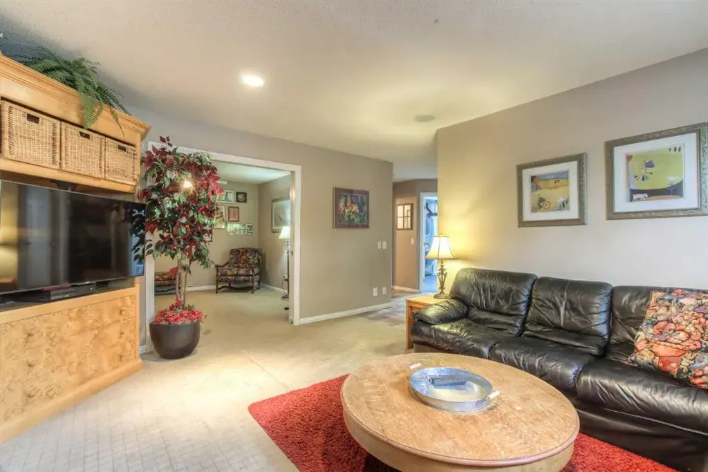 5011 Viceroy Drive NW