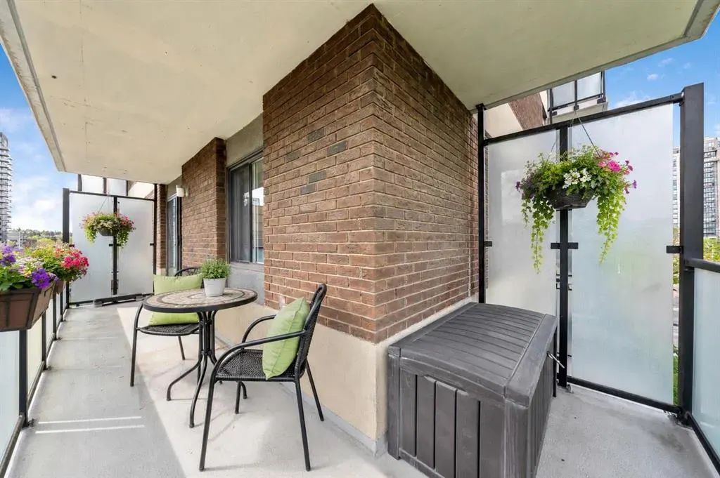 1208 14 Avenue SW #302