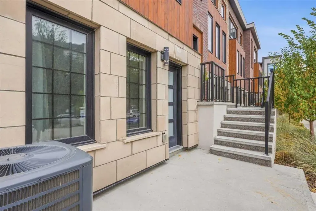 85 Greenbriar Place NW