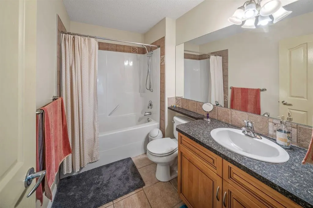 160 Royal Oak Heights NW