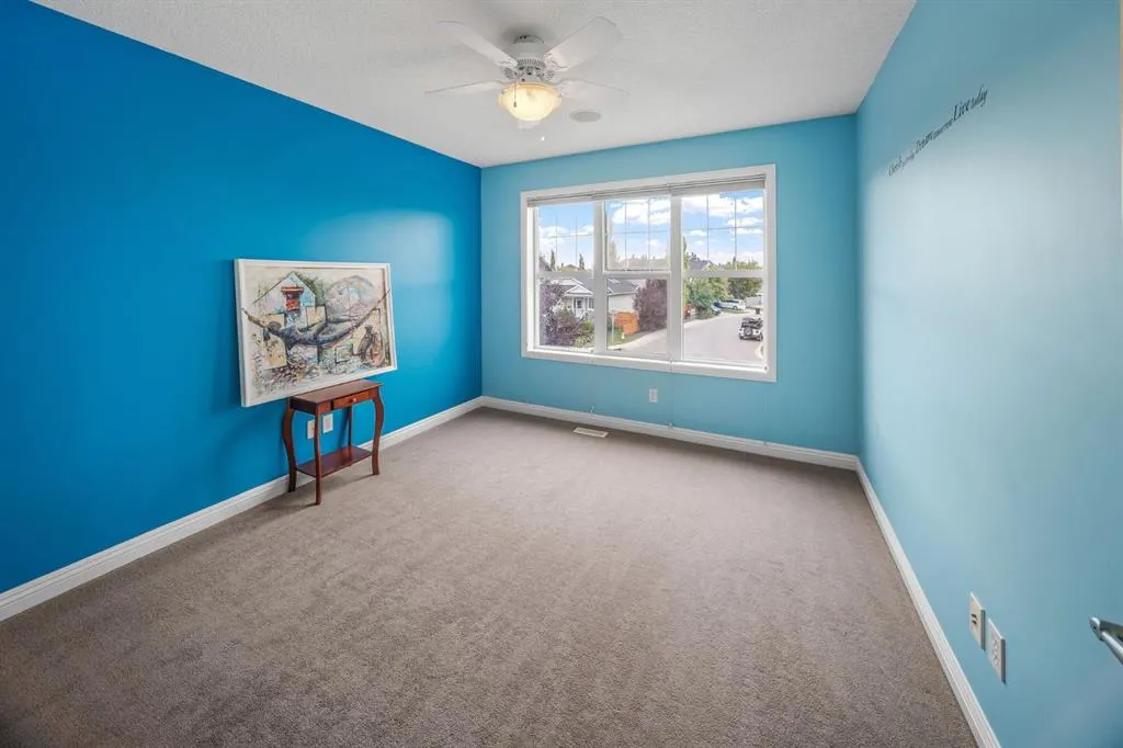 160 Royal Oak Heights NW
