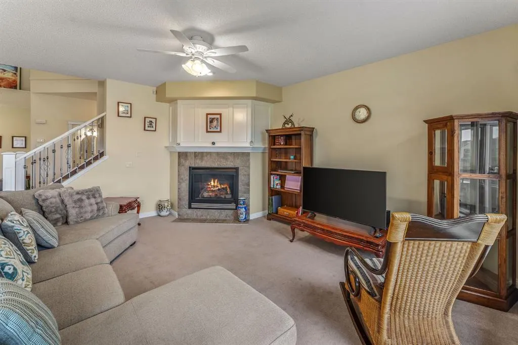 160 Royal Oak Heights NW