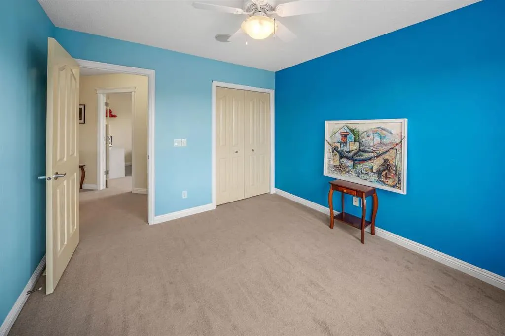 160 Royal Oak Heights NW