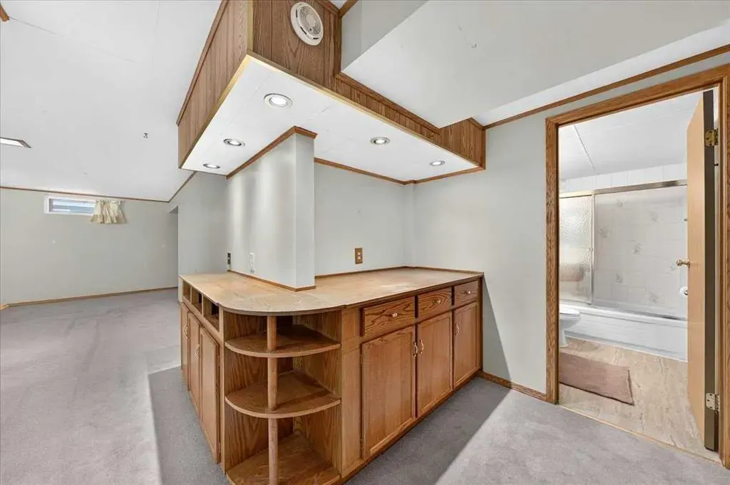 4831 48 Street NW