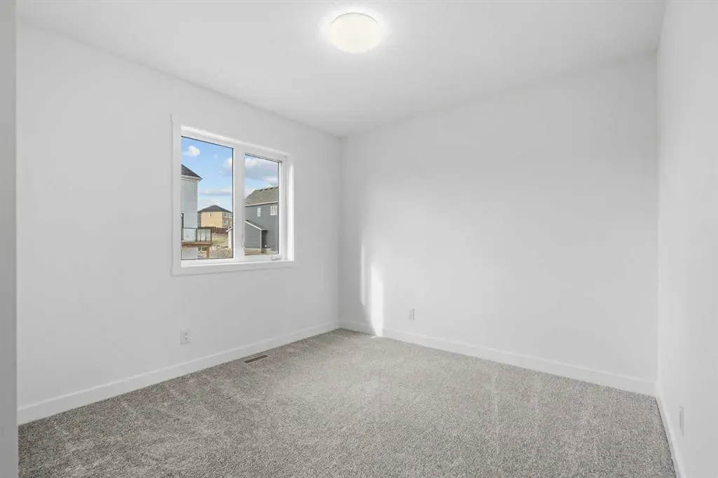 9 Wild Rose Bay SW