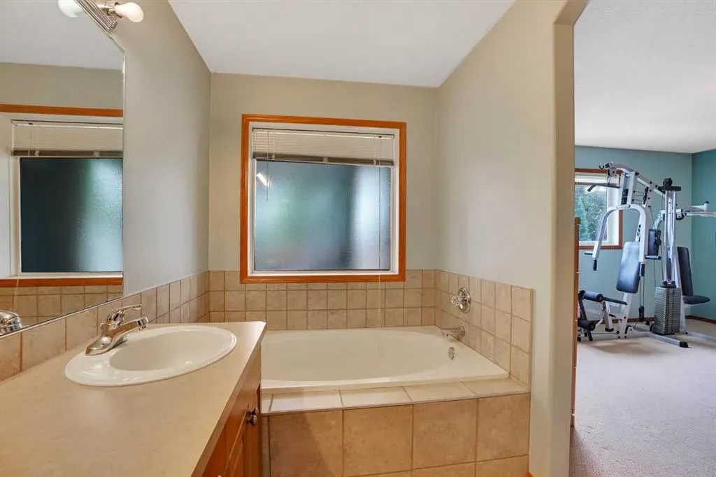 144 Hillcrest Cape
