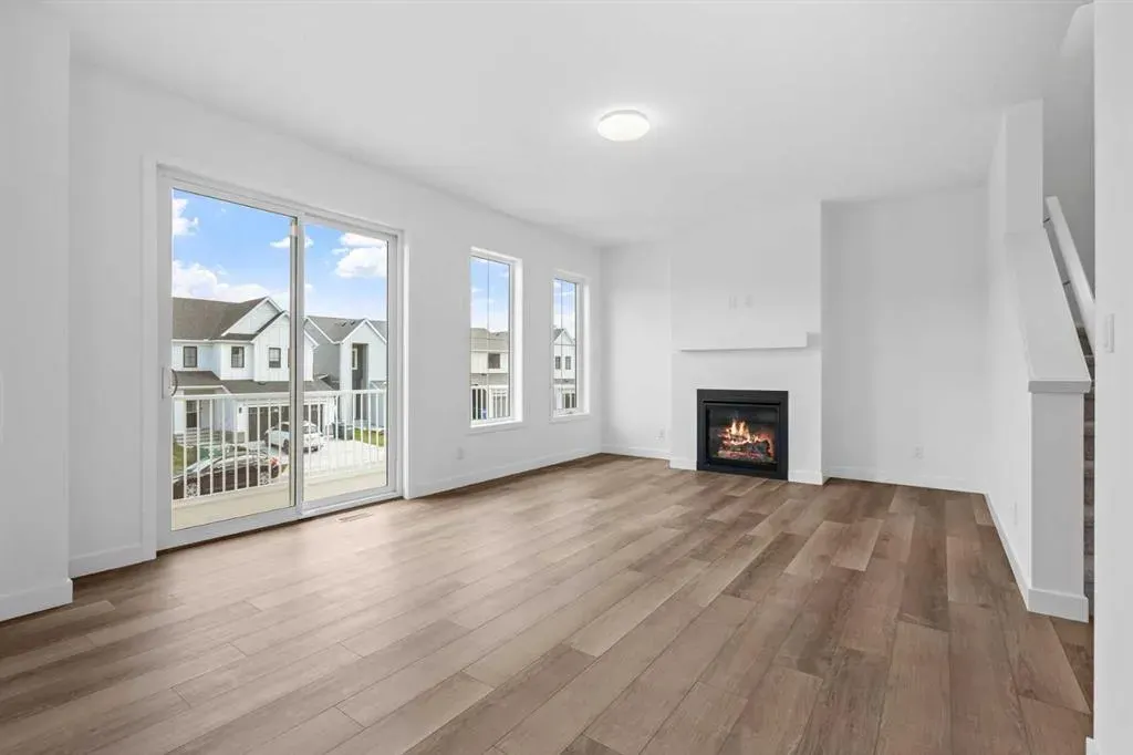 13 Wild Rose Bay SW