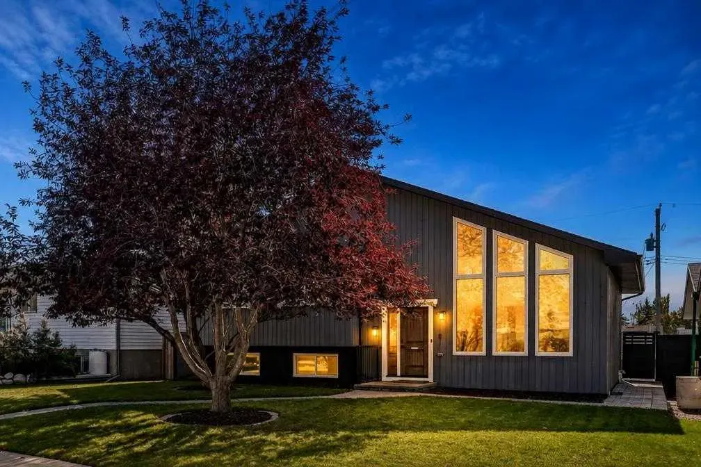 169 Silver Mead Crescent NW